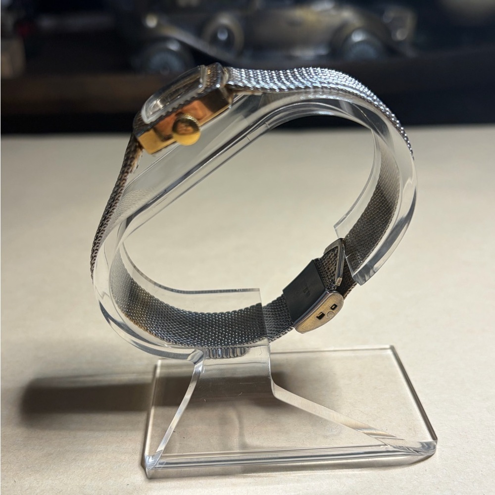 Vintage 1960's Timex Two-Toned Mesh Watch - Picture 12 of 16